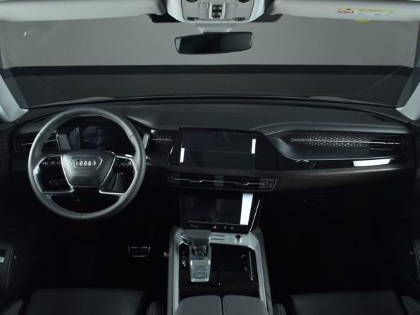 Audi Q6 с пробегом 2026 года, цена 6 554 995 рублей, 29 км, внедорожник, Автокод Объявления