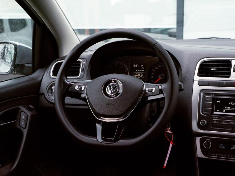 Volkswagen Polo V Рестайлинг Екатеринбург  - изображение 19