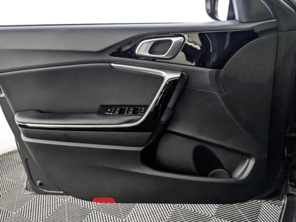 Kia Ceed III с пробегом 2021 года, цена 1 775 000 рублей, 158025 км, универсал, Автокод Объявления