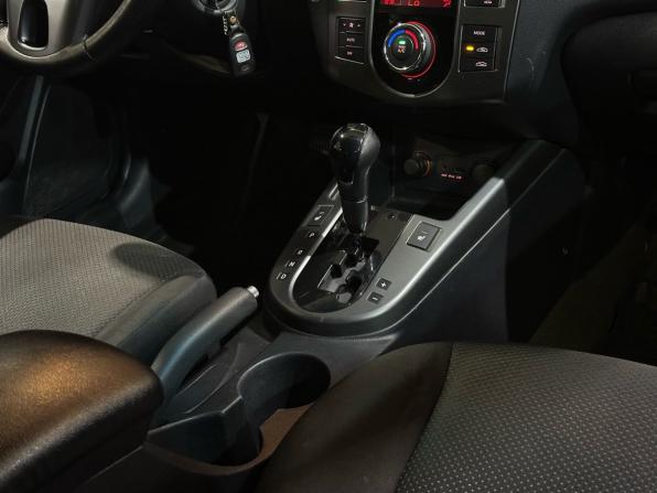 Kia Cerato II с пробегом 2009 года, цена 699 990 рублей, 265120 км, седан, Автокод Объявления