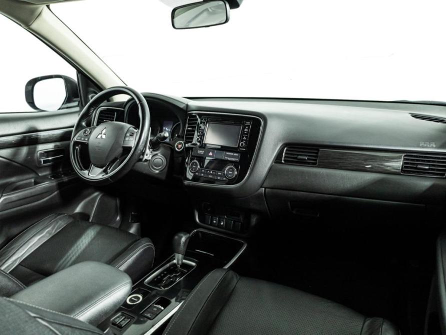 Mitsubishi Outlander III Рестайлинг 2 Санкт-Петербург  - изображение 10