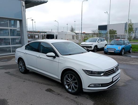 Volkswagen Passat B8 с пробегом 2016 года, цена 2 095 000 рублей, 153000 км, седан, Автокод Объявления