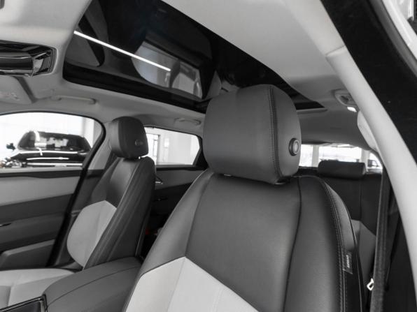 Land Rover Range Rover Velar I Рестайлинг с пробегом 2024 года, цена 7 850 000 рублей, 6837 км, внедорожник, Автокод Объявления