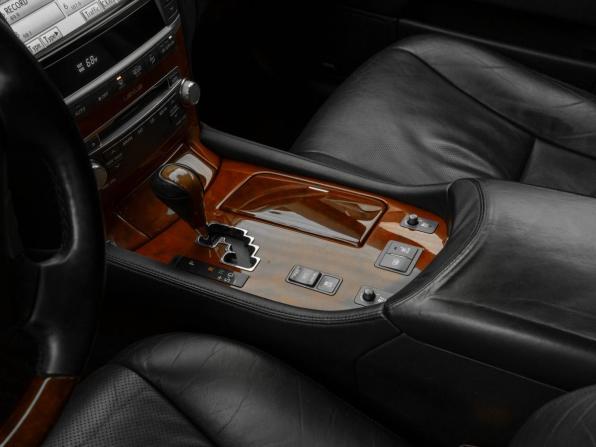 Lexus LS IV Рестайлинг с пробегом 2012 года, цена 1 810 000 рублей, 191896 км, седан, Автокод Объявления