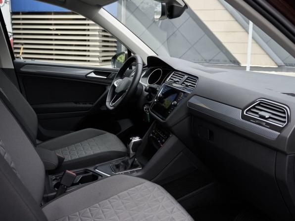 Volkswagen Tiguan II Рестайлинг с пробегом 2021 года, цена 3 044 000 рублей, 33165 км, внедорожник, Автокод Объявления