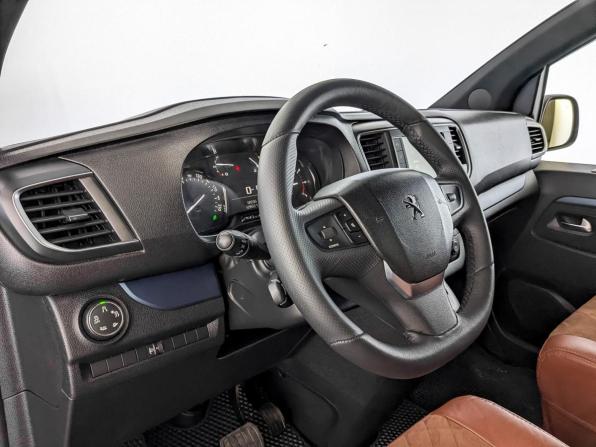 Peugeot Traveller I с пробегом 2018 года, цена 2 870 000 рублей, 128555 км, минивэн, Автокод Объявления