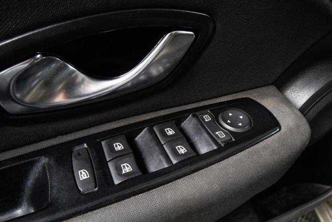 Renault Fluence I с пробегом 2011 года, цена 879 000 рублей, 164000 км, седан, Автокод Объявления