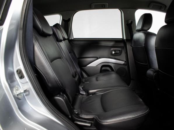 Mitsubishi Outlander II Рестайлинг с пробегом 2010 года, цена 950 000 рублей, 194556 км, внедорожник, Автокод Объявления