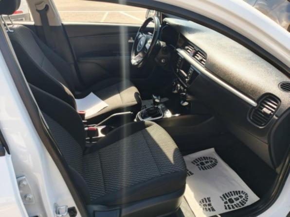 Kia Rio IV с пробегом 2018 года, цена 1 593 200 рублей, 68292 км, хэтчбек, Автокод Объявления