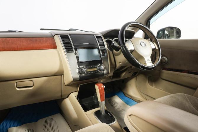 Nissan Tiida I с пробегом 2009 года, цена 699 000 рублей, 275000 км, хэтчбек, Автокод Объявления