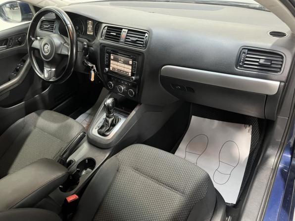 Volkswagen Jetta VI с пробегом 2013 года, цена 800 000 рублей, 234620 км, седан, Автокод Объявления