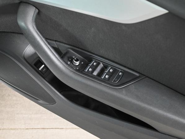 Audi A4 V (B9) с пробегом 2017 года, цена 2 100 000 рублей, 73529 км, седан, Автокод Объявления