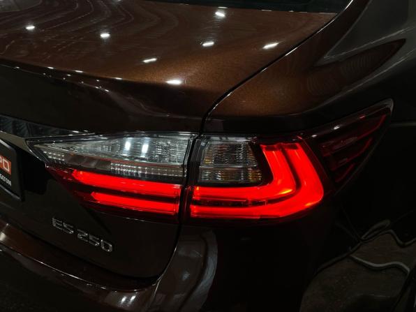 Lexus ES VI Рестайлинг с пробегом 2017 года, цена 2 399 000 рублей, 81375 км, седан, Автокод Объявления