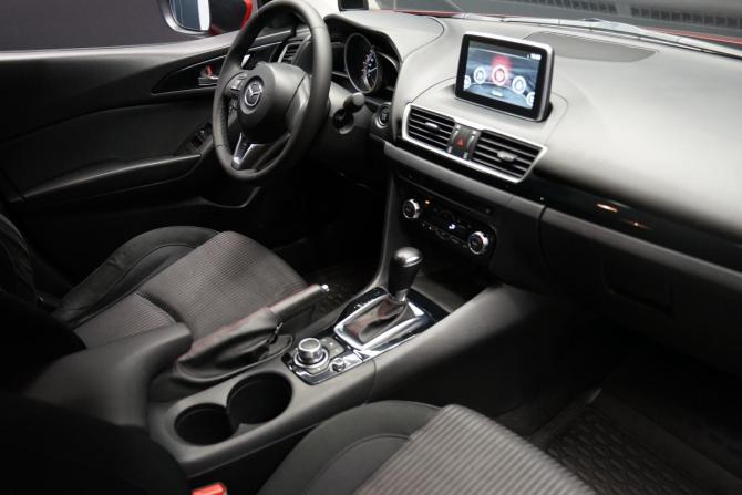 Mazda 3 III (BM) с пробегом 2014 года, цена 1 570 000 рублей, 62000 км, седан, Автокод Объявления