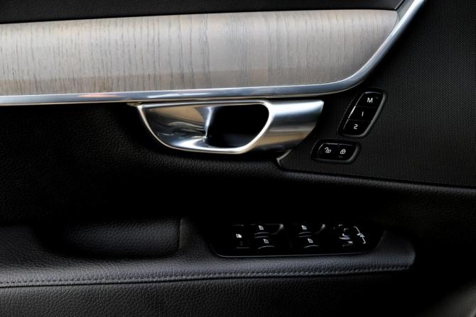 Volvo S90 II Рестайлинг с пробегом 2021 года, цена 3 340 000 рублей, 123607 км, седан, Автокод Объявления