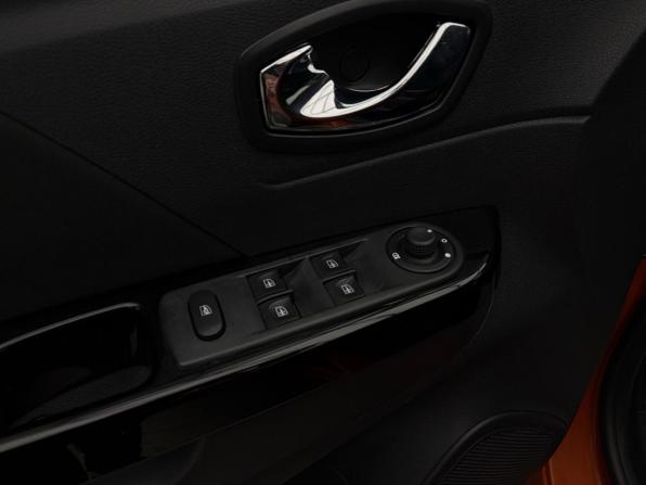 Renault Kaptur I с пробегом 2016 года, цена 1 069 900 рублей, 130740 км, внедорожник, Автокод Объявления