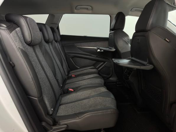 Peugeot 5008 II с пробегом 2018 года, цена 2 000 000 рублей, 79609 км, внедорожник, Автокод Объявления