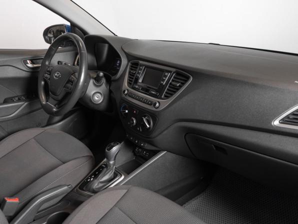 Hyundai Solaris II с пробегом 2018 года, цена 1 394 800 рублей, 123000 км, седан, Автокод Объявления