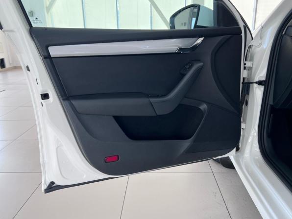 Skoda Octavia III (A7) с пробегом 2014 года, цена 1 299 000 рублей, 207908 км, лифтбек, Автокод Объявления