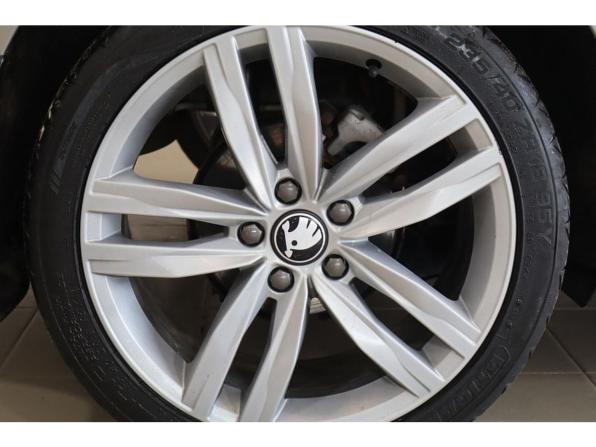 Skoda Octavia III (A7) Рестайлинг с пробегом 2017 года, цена 1 421 000 рублей, 190371 км, лифтбек, Автокод Объявления