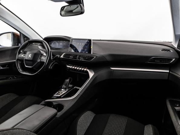 Peugeot 3008 II с пробегом 2017 года, цена 1 599 000 рублей, 112806 км, внедорожник, Автокод Объявления