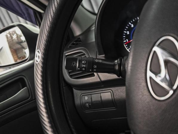 Hyundai Solaris I Рестайлинг с пробегом 2015 года, цена 1 050 000 рублей, 210396 км, седан, Автокод Объявления