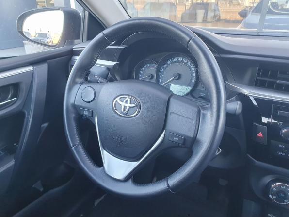 Toyota Corolla XI (E160 E170 E180) с пробегом 2014 года, цена 1 350 000 рублей, 105000 км, седан, Автокод Объявления
