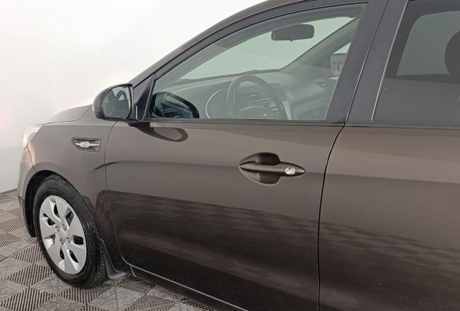 Kia Rio III Рестайлинг с пробегом 2016 года, цена 1 240 000 рублей, 106865 км, хэтчбек, Автокод Объявления