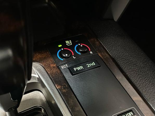Toyota Land Cruiser 200 Series Рестайлинг 1 с пробегом 2013 года, цена 2 747 000 рублей, 314357 км, внедорожник, Автокод Объявления