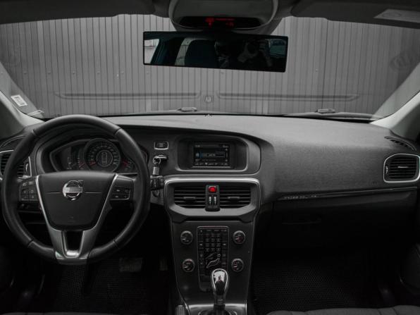 Volvo V40 Cross Country I с пробегом 2014 года, цена 1 650 000 рублей, 106567 км, хэтчбек, Автокод Объявления