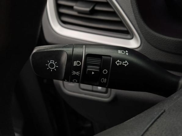 Hyundai Solaris II с пробегом 2018 года, цена 1 229 000 рублей, 158371 км, седан, Автокод Объявления