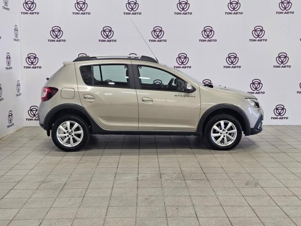 Renault Sandero II Рестайлинг с пробегом 2022 года, цена 1 385 000 рублей, 25275 км, хэтчбек, Автокод Объявления