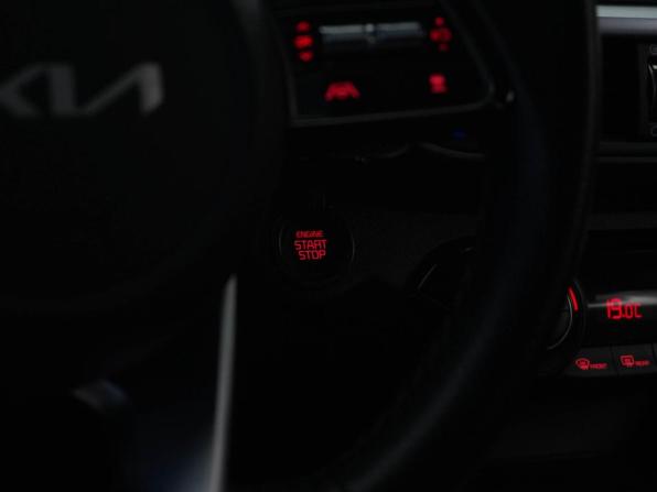 Kia Cerato IV Рестайлинг с пробегом 2022 года, цена 2 257 444 рубля, 79896 км, седан, Автокод Объявления
