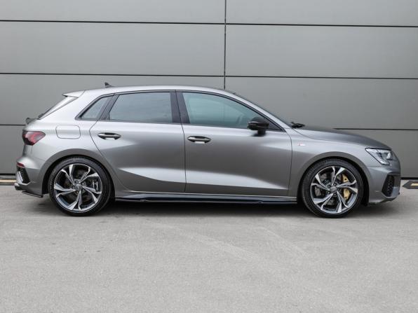 Audi A3 IV (8Y) с пробегом 2021 года, цена 2 898 000 рублей, 42770 км, хэтчбек, Автокод Объявления