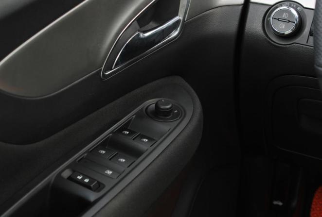 Opel Mokka I с пробегом 2014 года, цена 960 000 рублей, 235350 км, внедорожник, Автокод Объявления