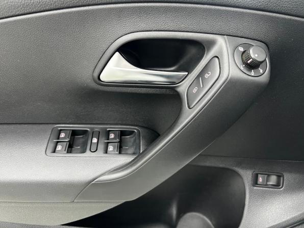 Volkswagen Polo V Рестайлинг с пробегом 2019 года, цена 1 050 000 рублей, 165767 км, седан, Автокод Объявления