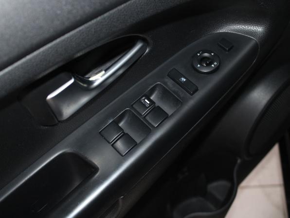 Kia Venga I с пробегом 2012 года, цена 889 900 рублей, 152788 км, компактвэн, Автокод Объявления