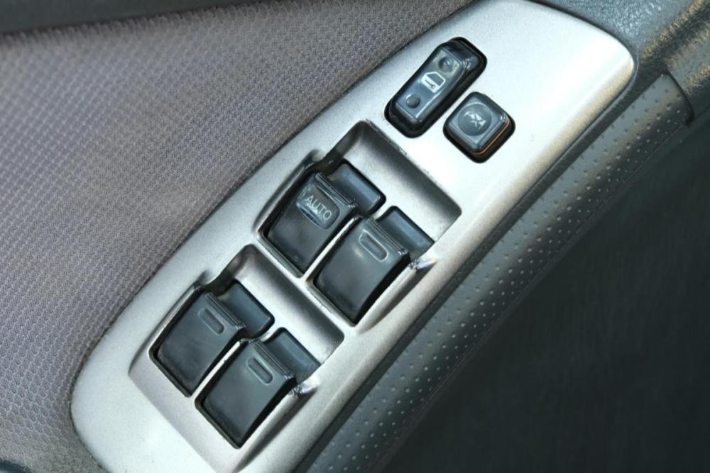 Toyota Matrix I (E130) Омск  - изображение 9