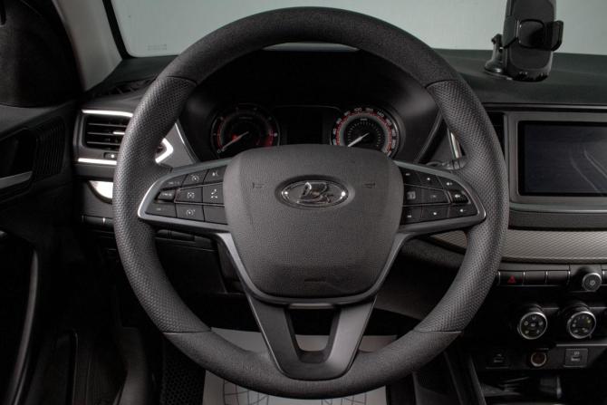 Lada (ВАЗ) Vesta I с пробегом 2023 года, цена 1 599 000 рублей, 2540 км, седан, Автокод Объявления