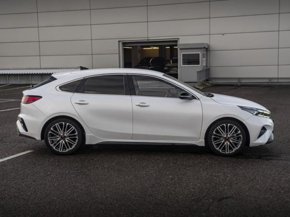Kia K3 II Рестайлинг с пробегом 2021 года, цена 2 278 000 рублей, 88091 км, хэтчбек, Автокод Объявления