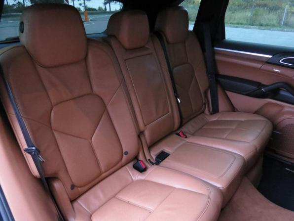 Porsche Cayenne II (958) с пробегом 2012 года, цена 1 870 000 рублей, 302500 км, внедорожник, Автокод Объявления