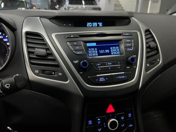 Hyundai Elantra V (MD) Рестайлинг с пробегом 2015 года, цена 1 035 000 рублей, 176500 км, седан, Автокод Объявления