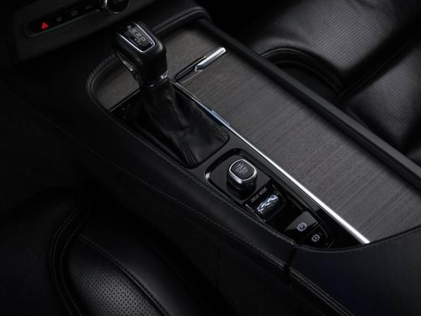 Volvo XC90 II Рестайлинг 1 с пробегом 2020 года, цена 3 499 046 рублей, 215544 км, внедорожник, Автокод Объявления