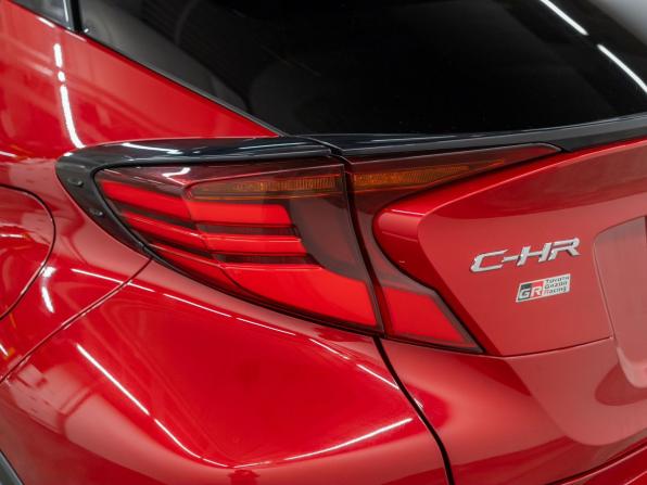 Toyota C-HR I Рестайлинг с пробегом 2019 года, цена 2 050 000 рублей, 53900 км, внедорожник, Автокод Объявления