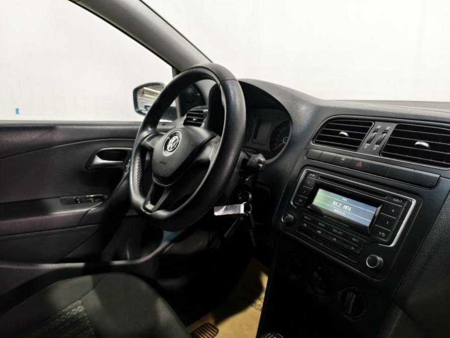 Volkswagen Polo V Рестайлинг Курск  - изображение 5
