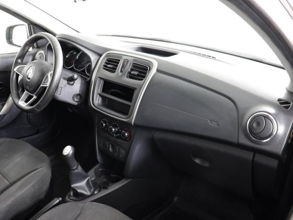 Renault Logan II Рестайлинг с пробегом 2019 года, цена 630 000 рублей, 247119 км, седан, Автокод Объявления