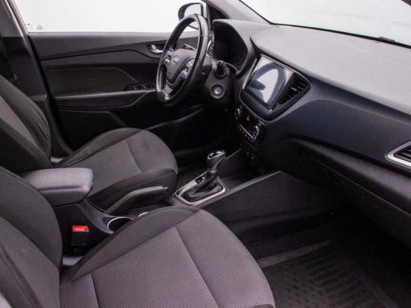 Hyundai Solaris II с пробегом 2018 года, цена 970 000 рублей, 174795 км, седан, Автокод Объявления