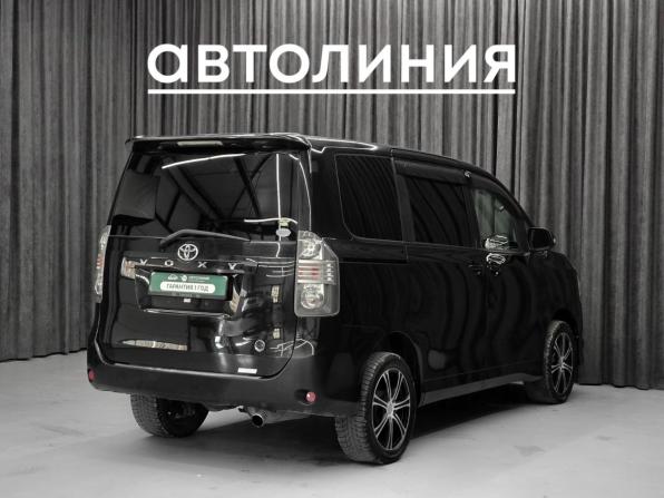 Toyota Voxy II (R70) с пробегом 2009 года, цена 1 420 000 рублей, 182800 км, минивэн, Автокод Объявления