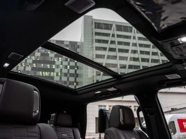 Cadillac Escalade V с пробегом 2024 года, цена 23 500 000 рублей, 18 км, внедорожник, Автокод Объявления