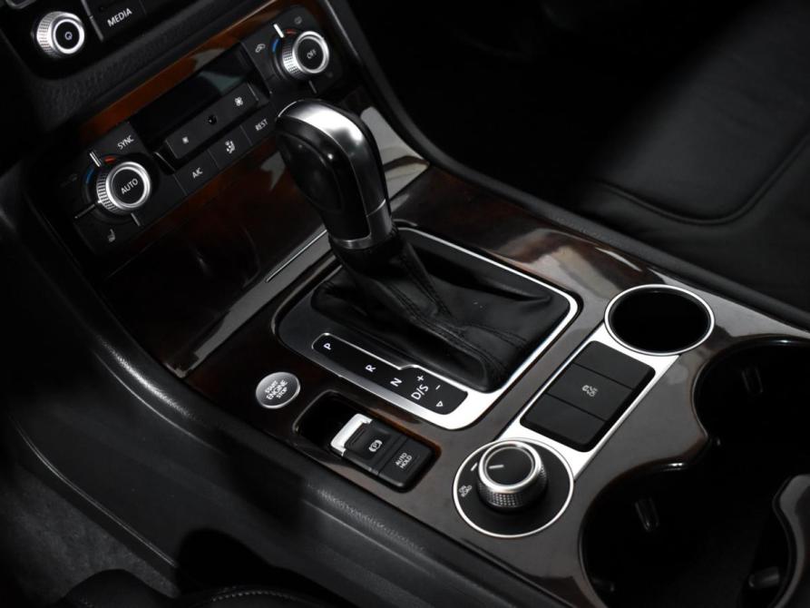 Volkswagen Touareg II Рестайлинг Санкт-Петербург  - изображение 14